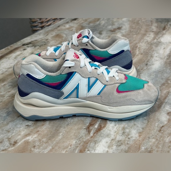Women’s NEW BALANCE 57/40 Retro sneakers- grey/white/multi/pink/teal. Size 7 - Picture 2 of 11